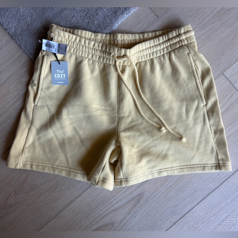 Aritzia TNA Sweat fleece Shorts—NEW